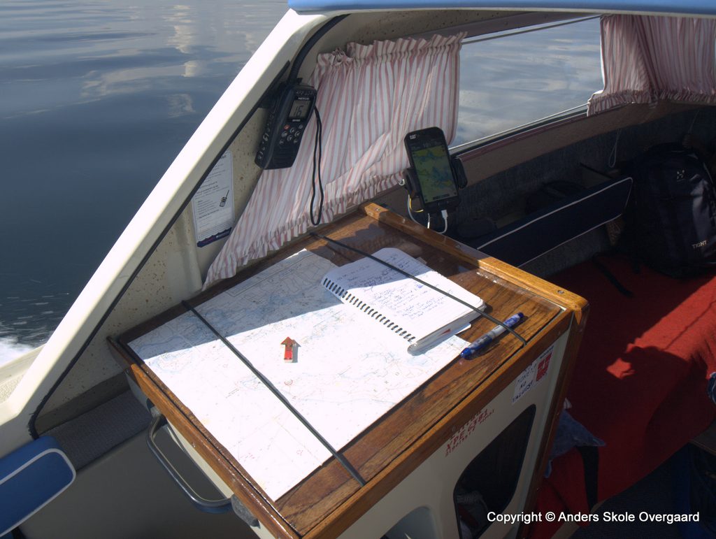 Navigations-pulten